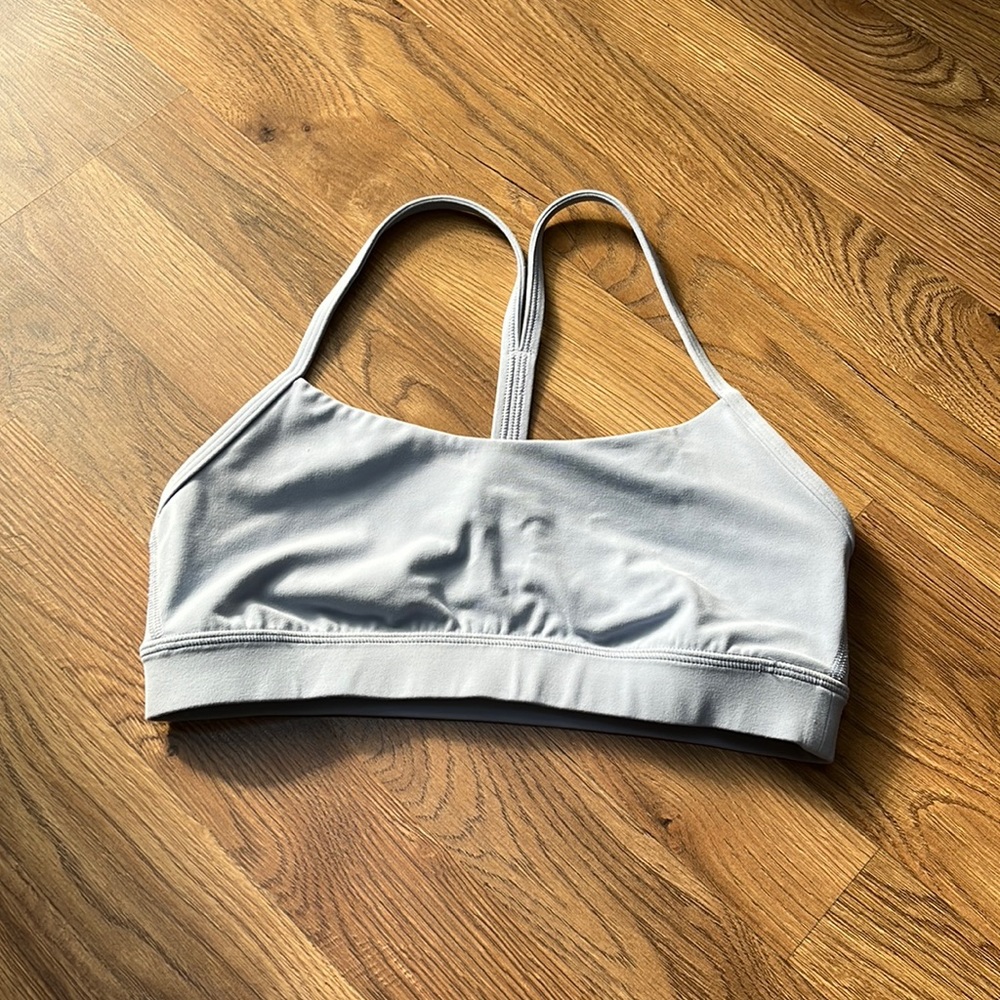 Lululemon Flow Y Bra Nulu Size 6 in color Blue Linen